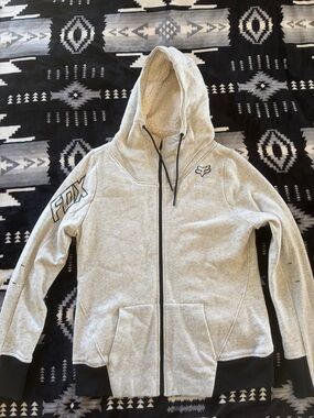 NWOT Fox Light Heather Gray Full-Zip Hoodie with Sherpa Lining